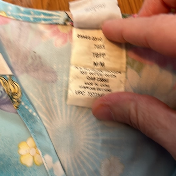 Size medium Disney tinkerbell scrub top - Picture 4 of 5
